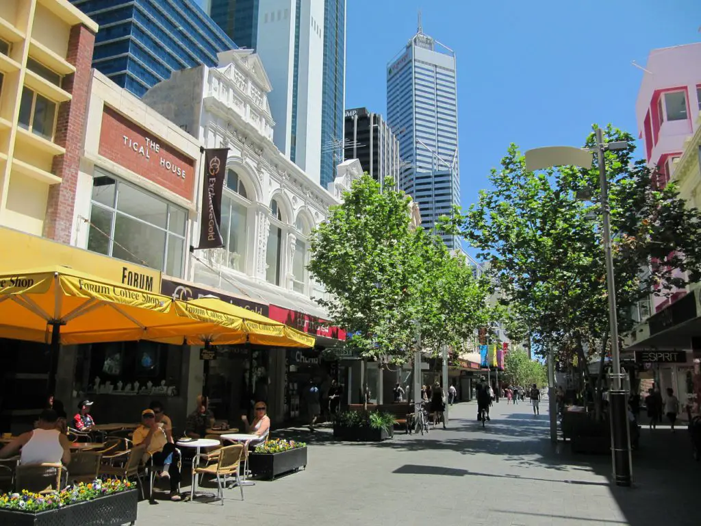 Downtown Perth, Australia which is a great place to go shopping for clothing. Fashion affiliate programs for Australia can help you profit form people shopping for clothes online
