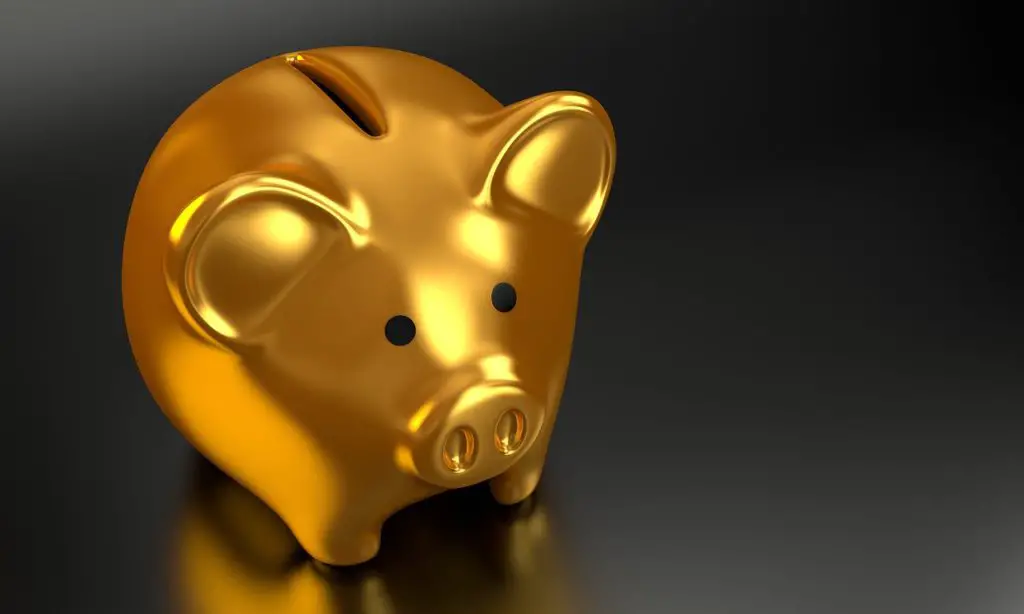 a gold piggybank to represent mortgage affiliate programs