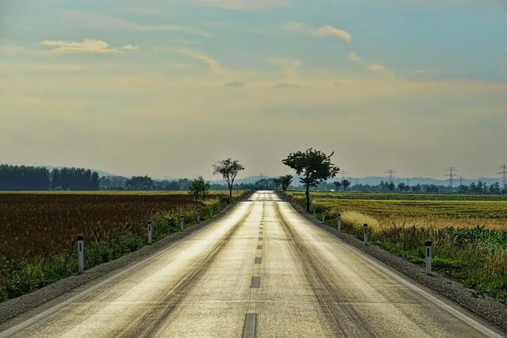 an open country road to represent travel agency affiliate programs